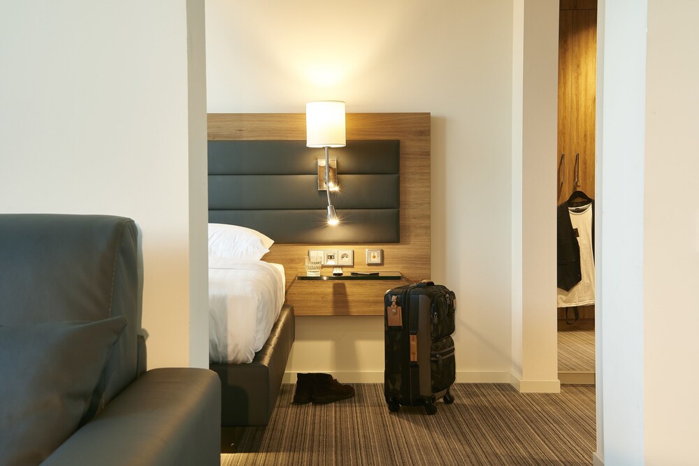 

Milano - Eltham - Moxy London Excel