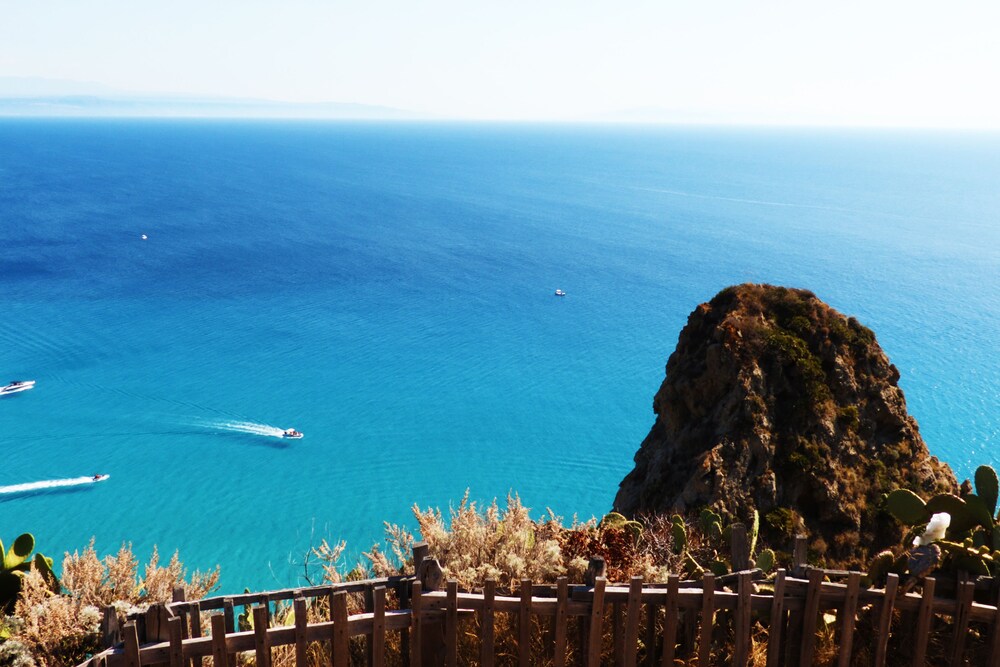 

Bari - Tropea - Hotel Baia del Capo