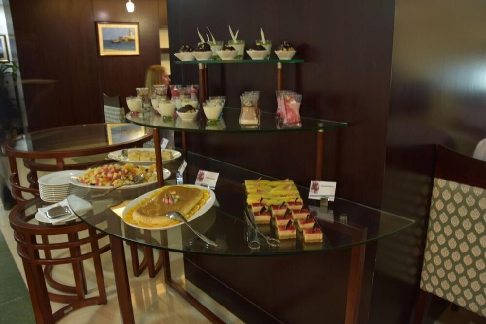 

Milano - Ruwī - Golden Tulip Headington Ruwi