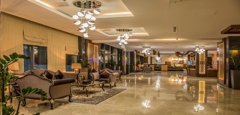 

Milano - Ruwī - Golden Tulip Headington