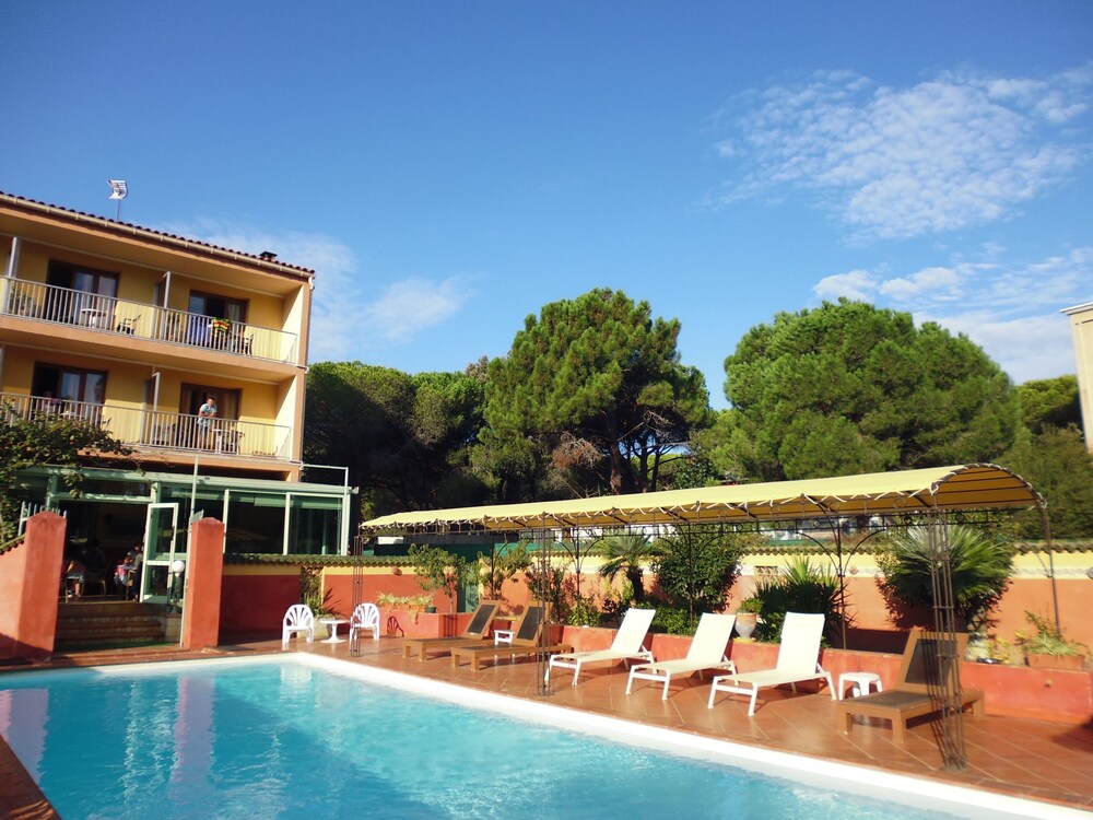 

Bologna - Calvi - Hotel Cyrnea