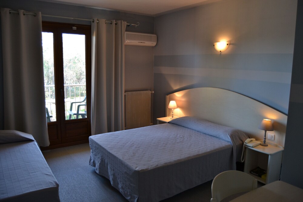 

Firenze - Calvi - Hotel Cyrnea