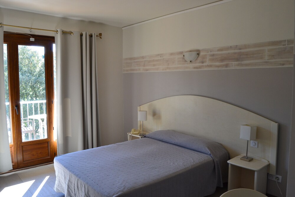 

Firenze - Calvi - Hotel Cyrnea