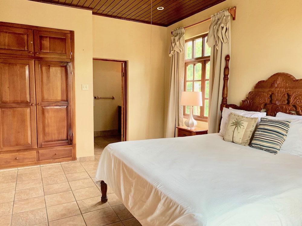

Roma - Negril - The Westender Inn