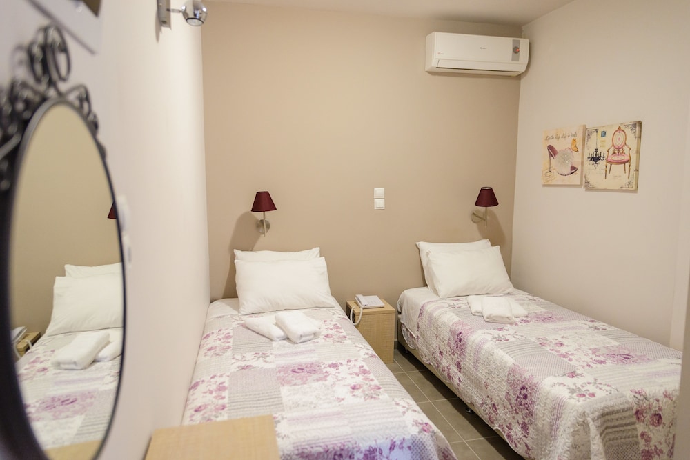 

Palermo - Atene - LUX Hotel