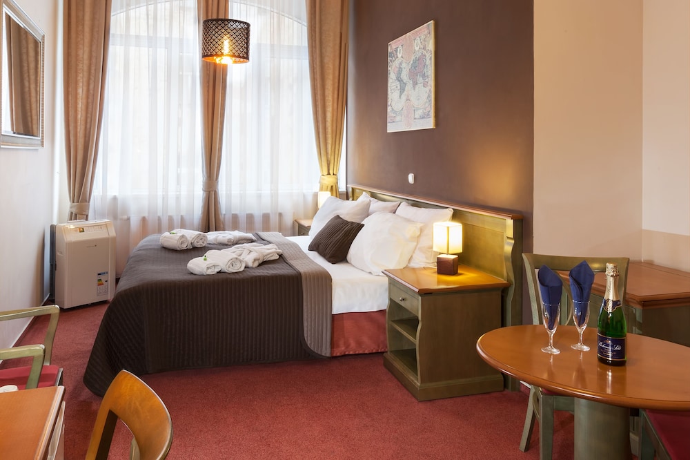 

Lamezia Terme - Praga - Hotel Augustus et Otto