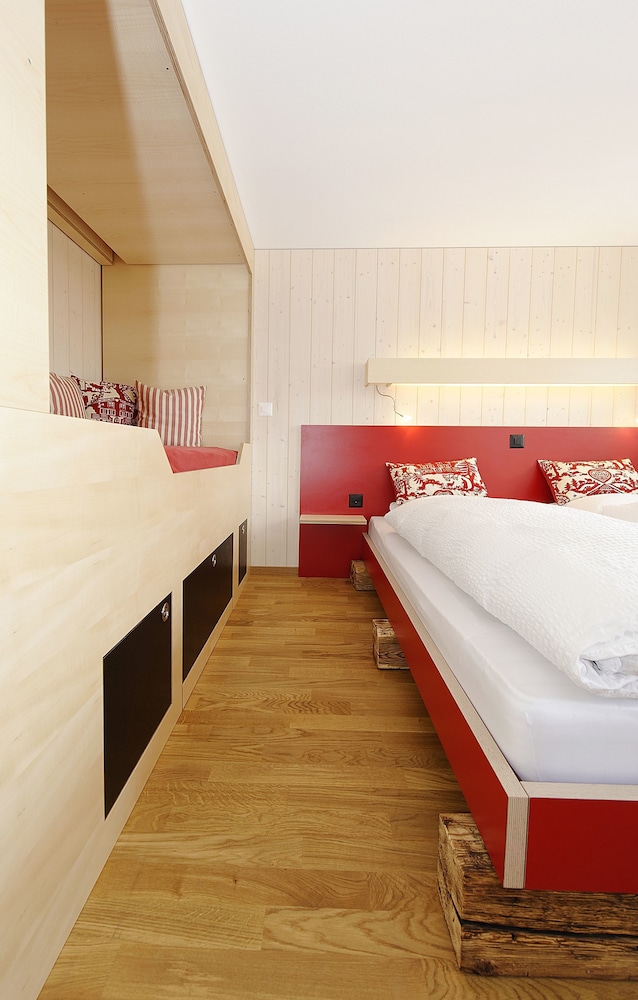 

Catania - Grindelwald - Alpinhotel Bort