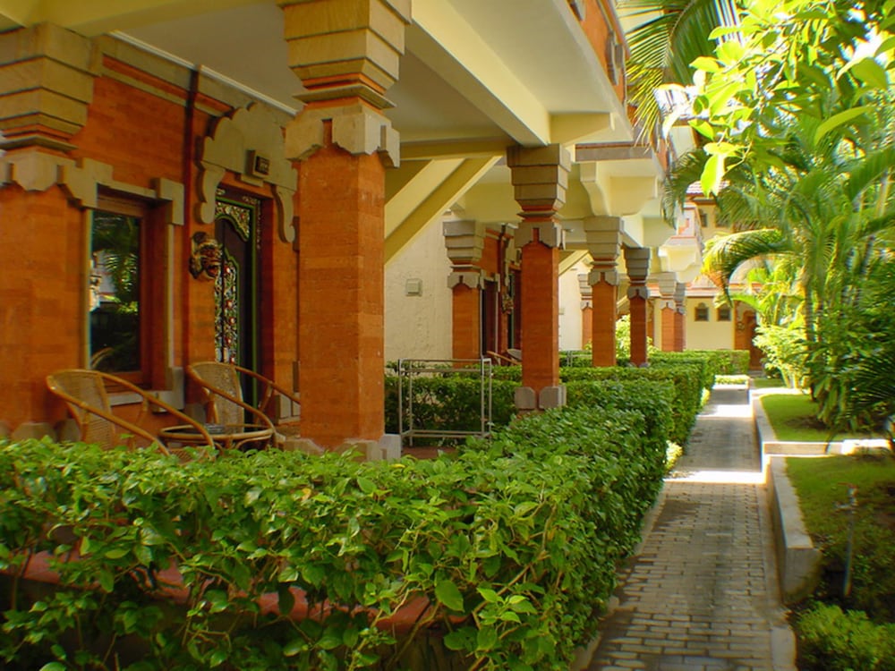 

Lamezia Terme - Legian Beach - Hotel Grand Kumala Bali