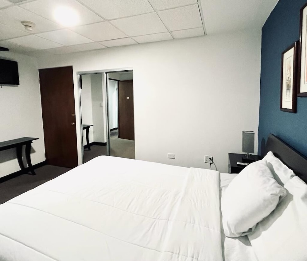 

Venezia - San Juan - S.J. Suites Hotel