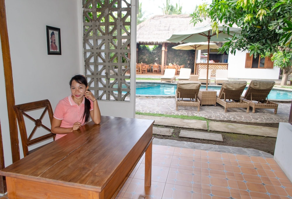 

Milano - Gili Air - Si Pitung Village