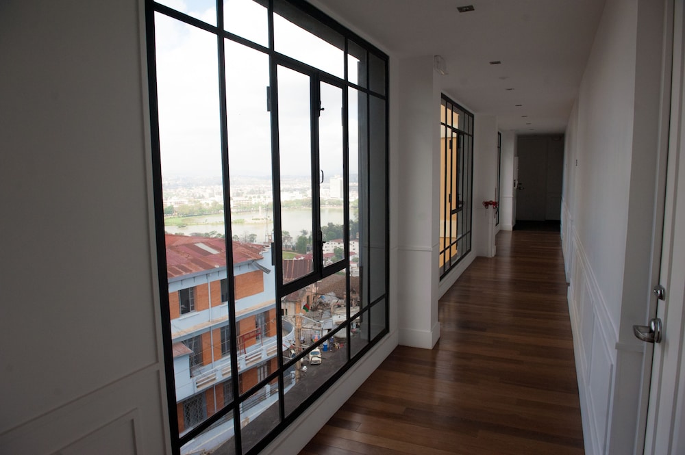 

Milano - Antananarivo - Grand Hôtel Urban