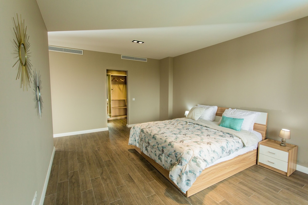 

Napoli - Accra - Accra Luxury Apartments
