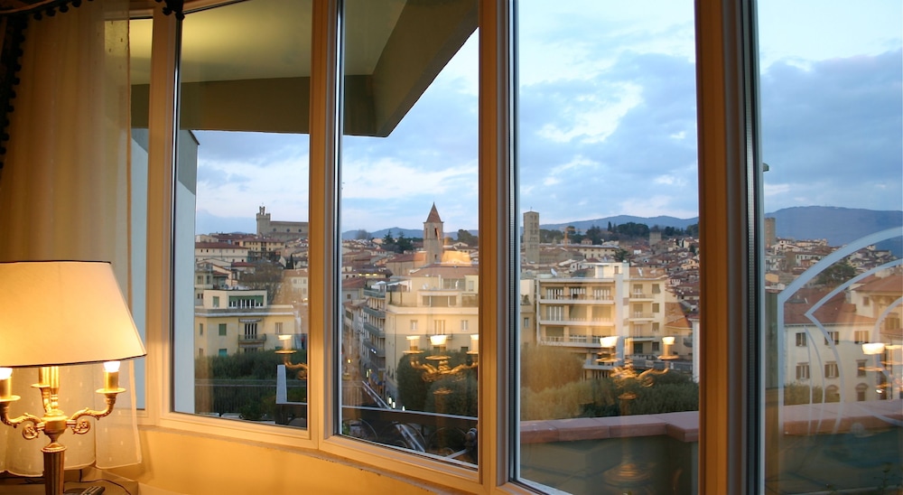 

Milano - Arezzo - Hotel Continentale