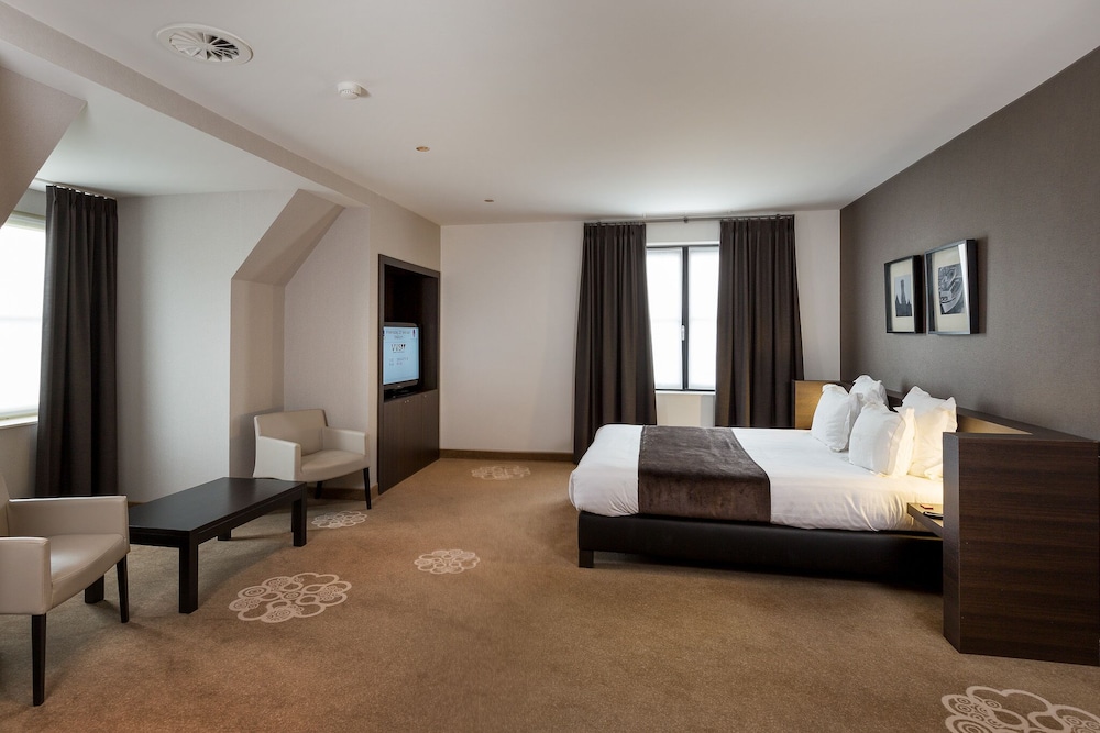 

Roma - Zedelgem - Hotel Restaurant Weinebrugge