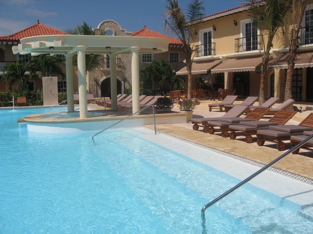 

Napoli - Bávaro - The Golf Suites