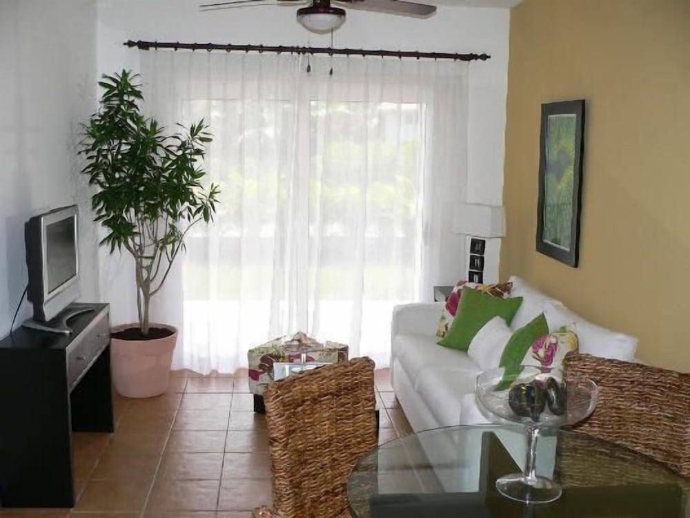 

Bologna - Bávaro - The Golf Suites