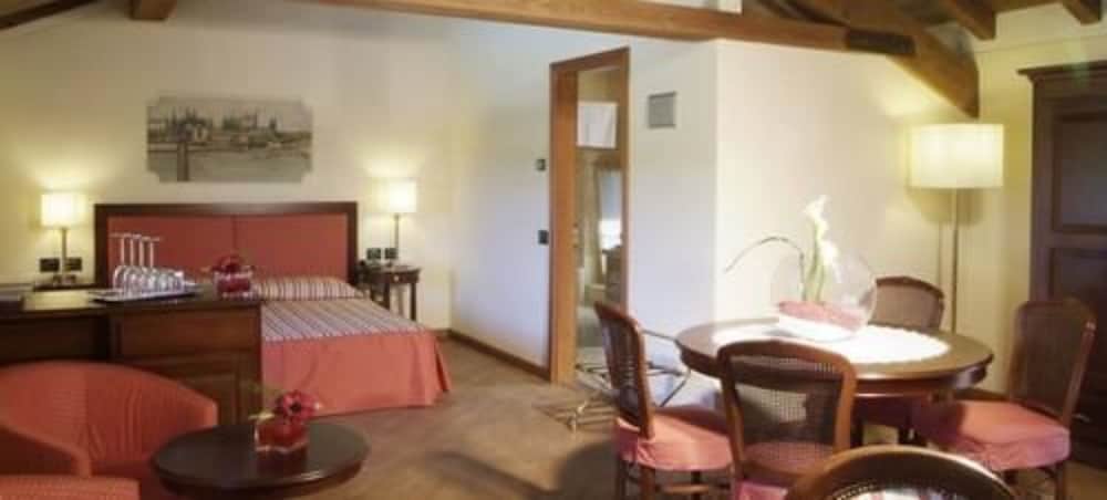 

Bologna - Castelnuovo del Garda - Relais Corte Cavalli