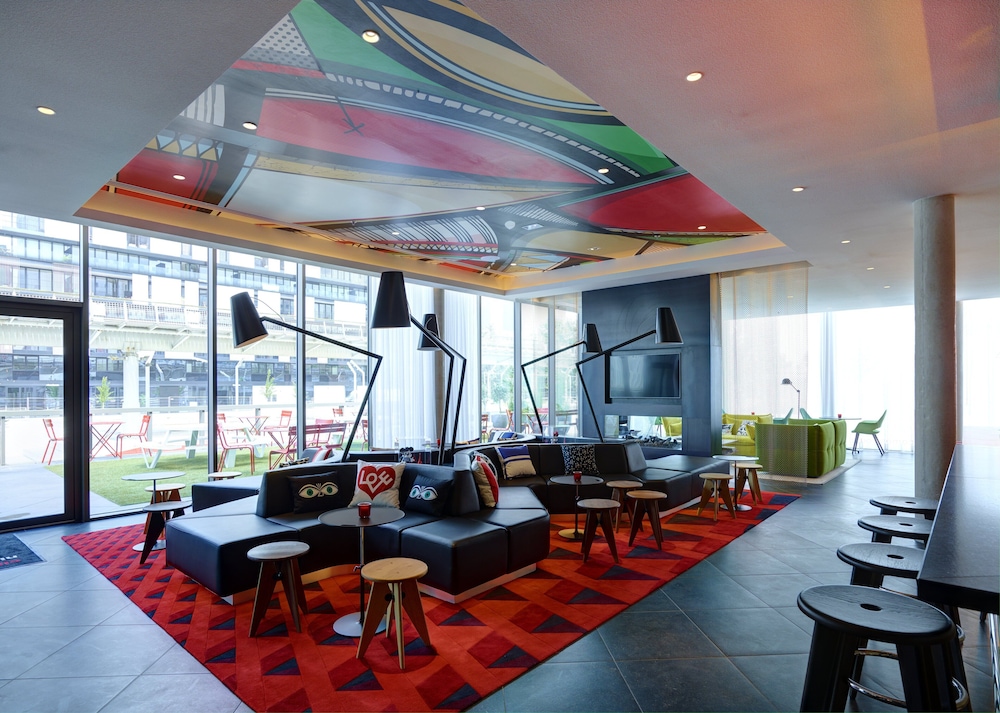 

Ancona - Nanterre - citizenM Paris La Défense