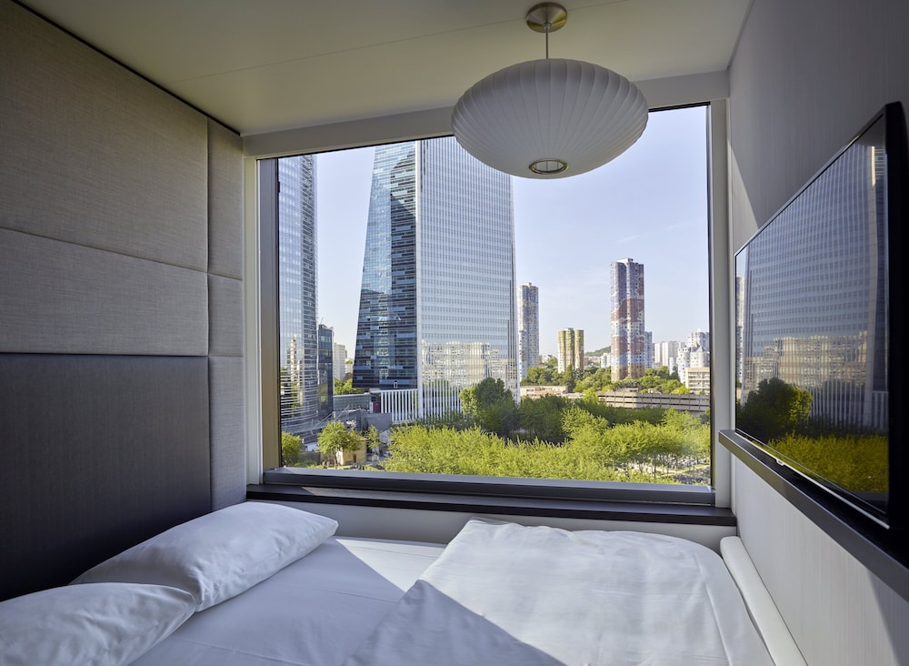 

Roma - Nanterre - citizenM Paris La Défense
