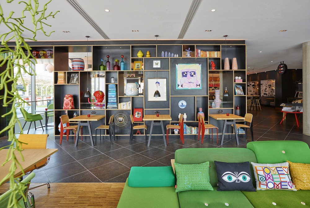 

Pisa - Nanterre - citizenM Paris La Défense