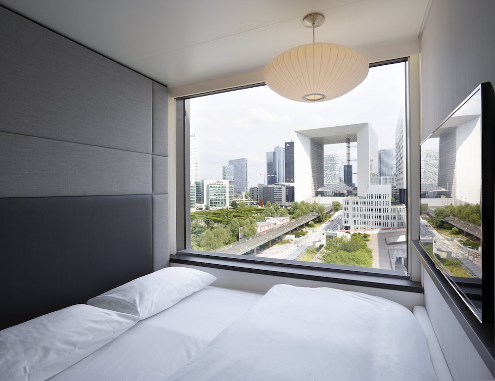 

Genova - Nanterre - citizenM Paris La Défense