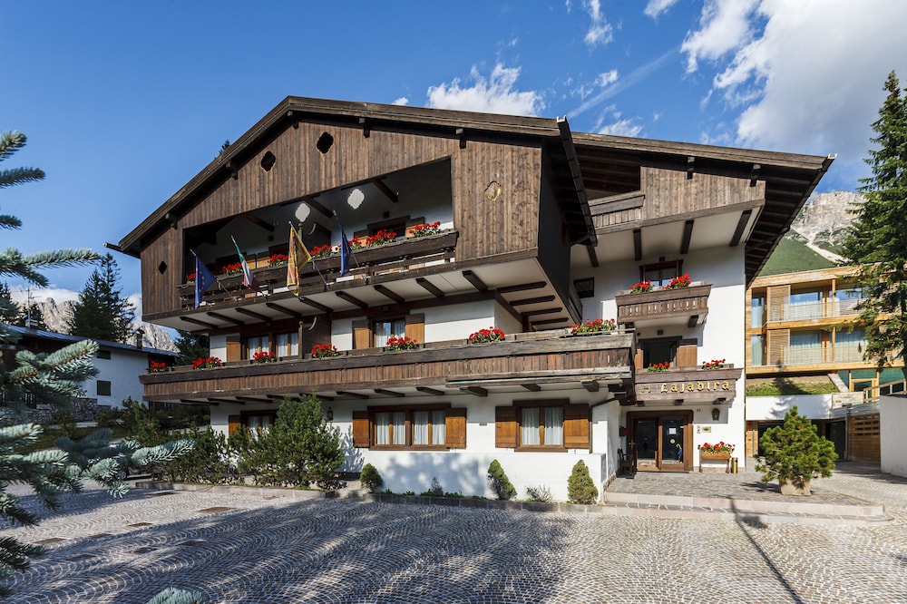 

Milano - Cortina d'Ampezzo - Hotel Lajadira & Spa