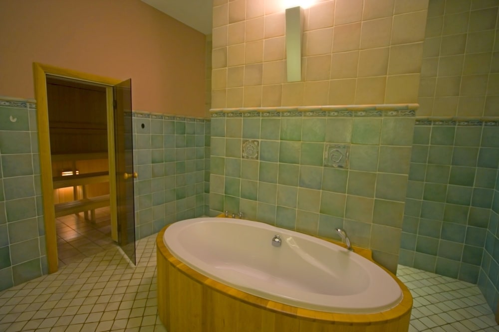 

Catania - Tallinn - St.Olav Hotel