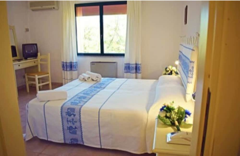 

Verona - Badesi - Hotel Montiruju
