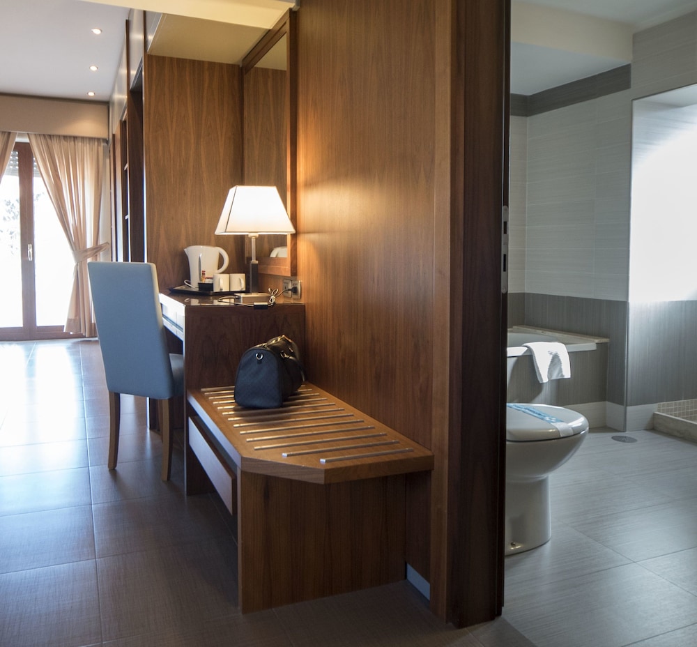 

Venezia - Pozzuoli - Suites & Residence Hotel Napoli