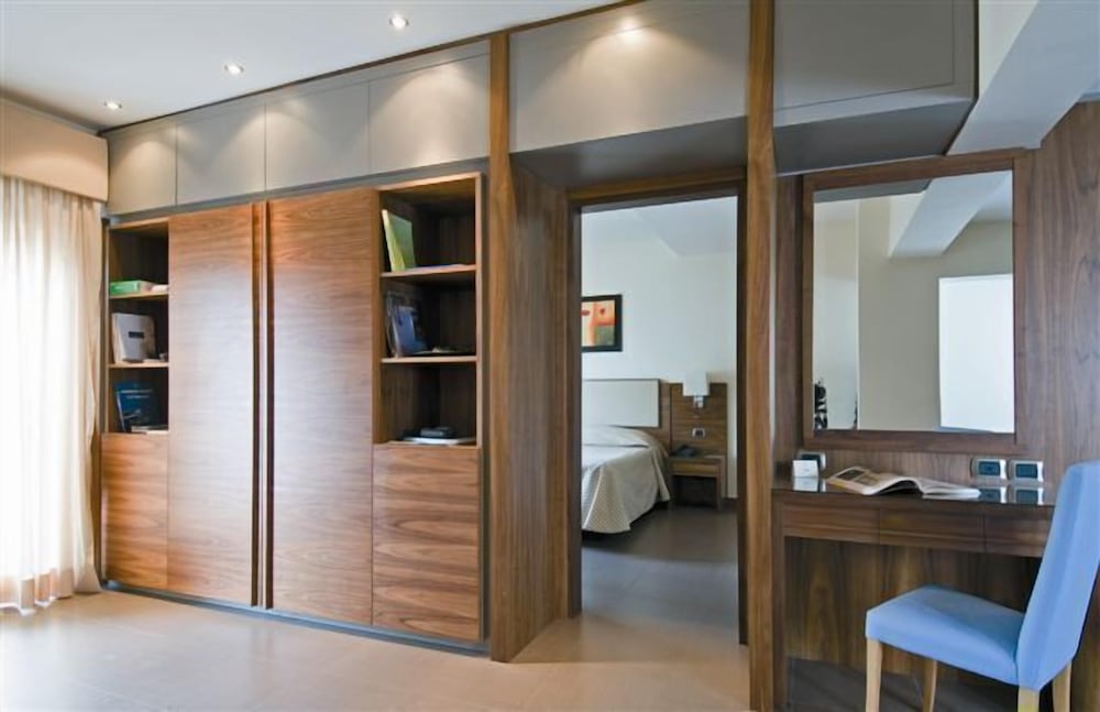 

Milano - Pozzuoli - Suites & Residence Hotel Napoli