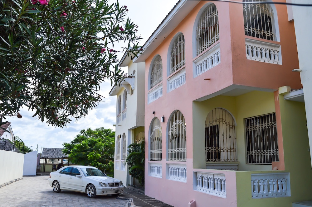 

Catania - Bamburi - Platinum Hotel