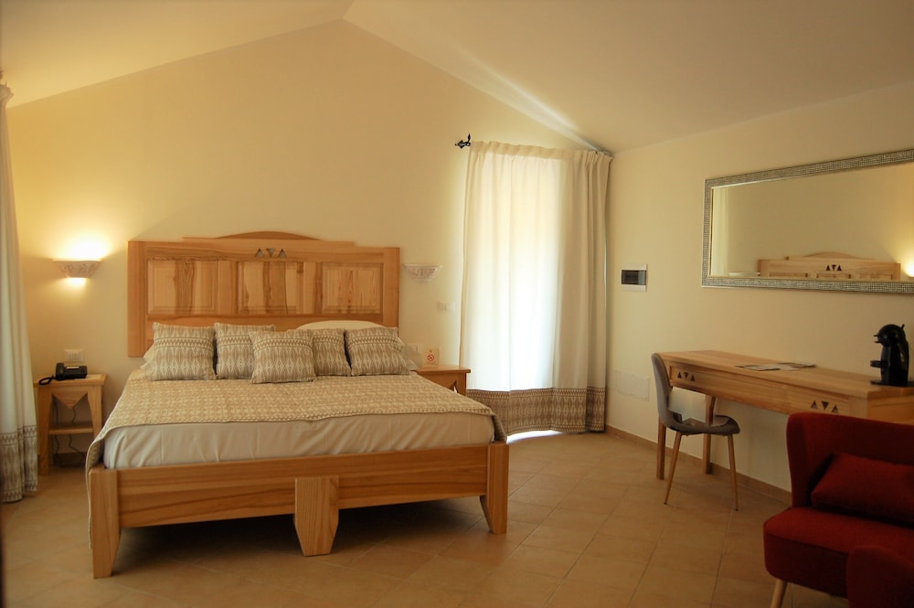 

Bologna - Sant'Antonio di Gallura - Hotel Aldiola Country Resort