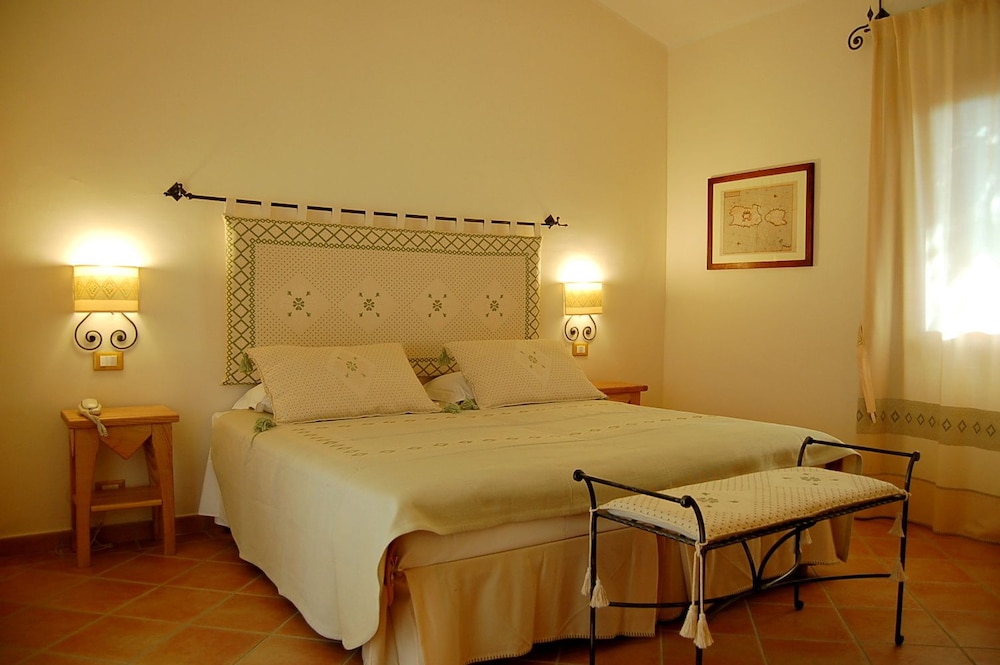 

Milano - Sant'Antonio di Gallura - Hotel Aldiola Country Resort