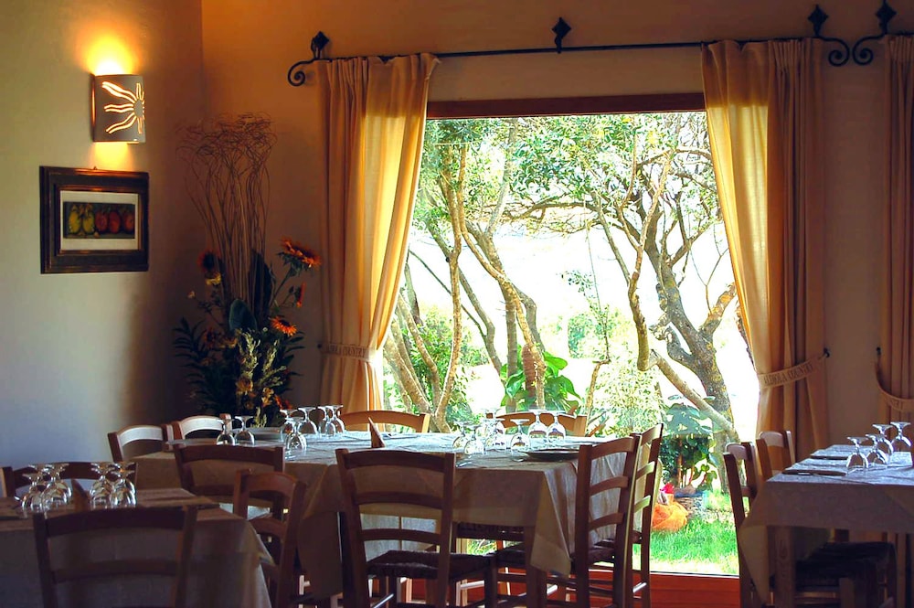 

Napoli - Sant'Antonio di Gallura - Hotel Aldiola Country Resort