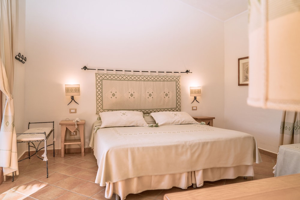 

Firenze - Sant'Antonio di Gallura - Hotel Aldiola Country Resort