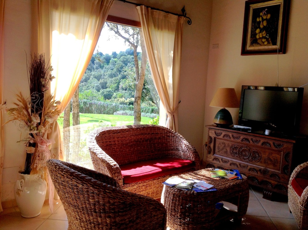 

Brindisi - Sant'Antonio di Gallura - Hotel Aldiola Country Resort