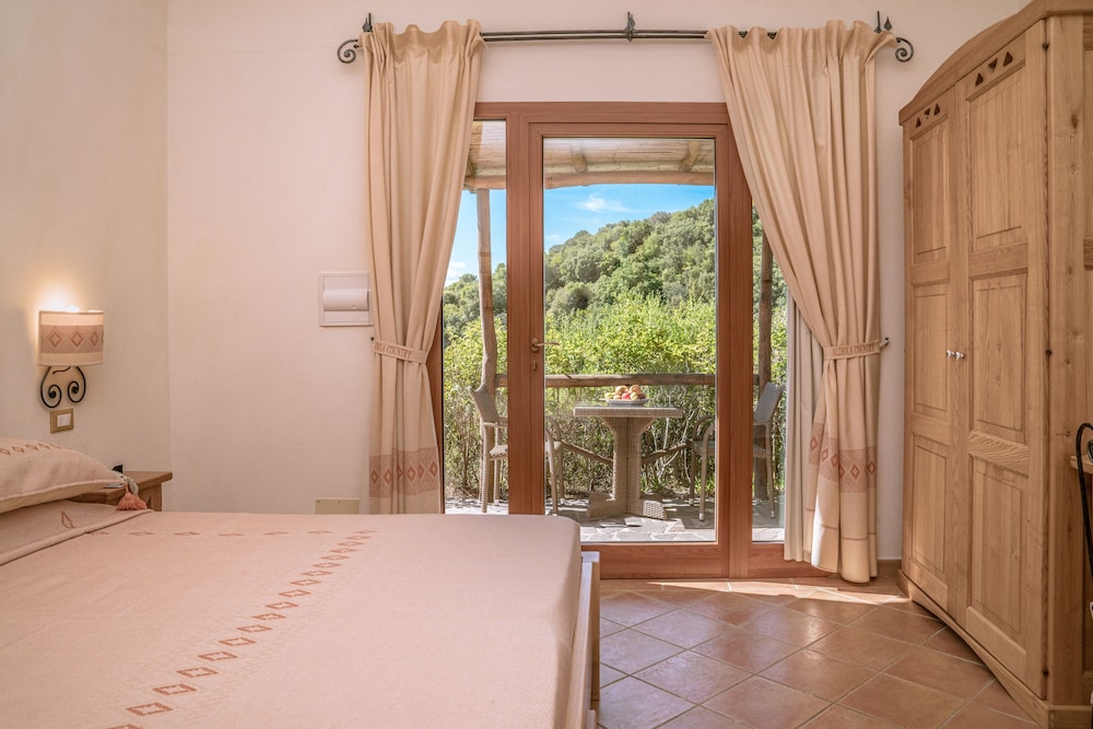 

Pisa - Sant'Antonio di Gallura - Hotel Aldiola Country Resort