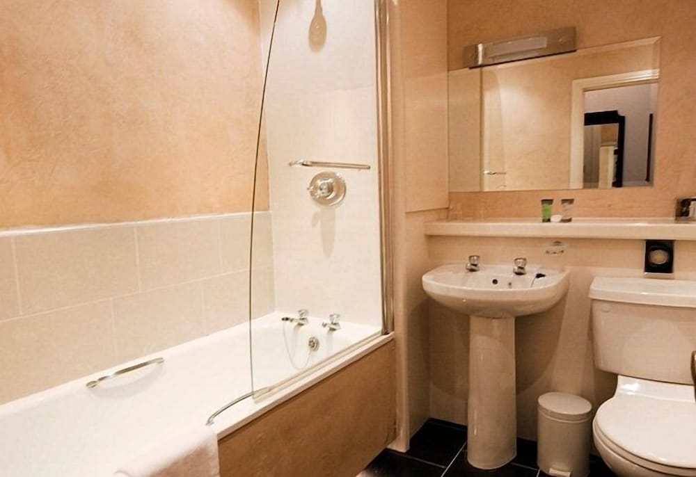 

Milano - Swords - White Sands Hotel