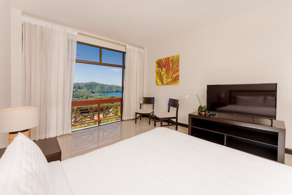 

Milano - Papagayo - Villas Sol Beach Resort