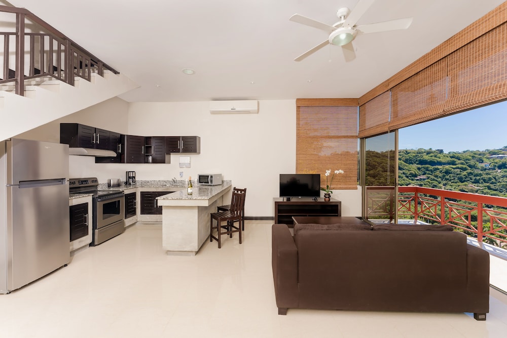 

Reggio Calabria - Playa Hermosa - Villas Sol Beach Resort