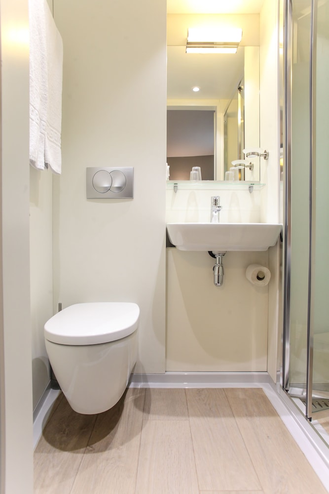

Lamezia Terme - Parigi - Hotel Reseda
