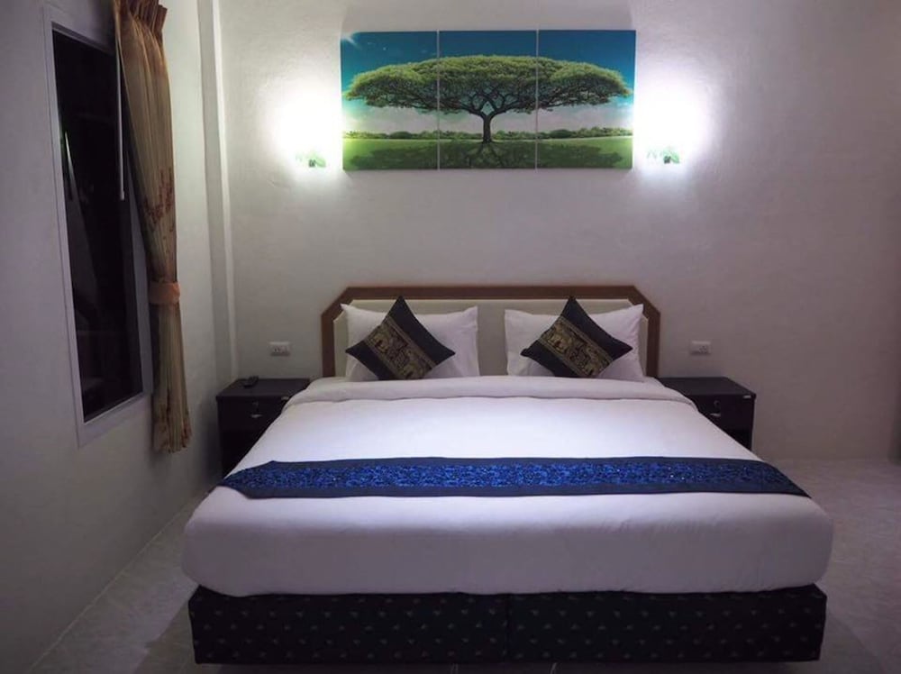

Bologna - Thalang - At Night Airport Resort