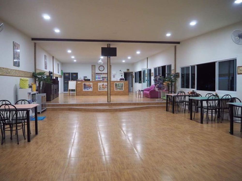 

Milano - Nai Yang Beach - At Night Airport Resort