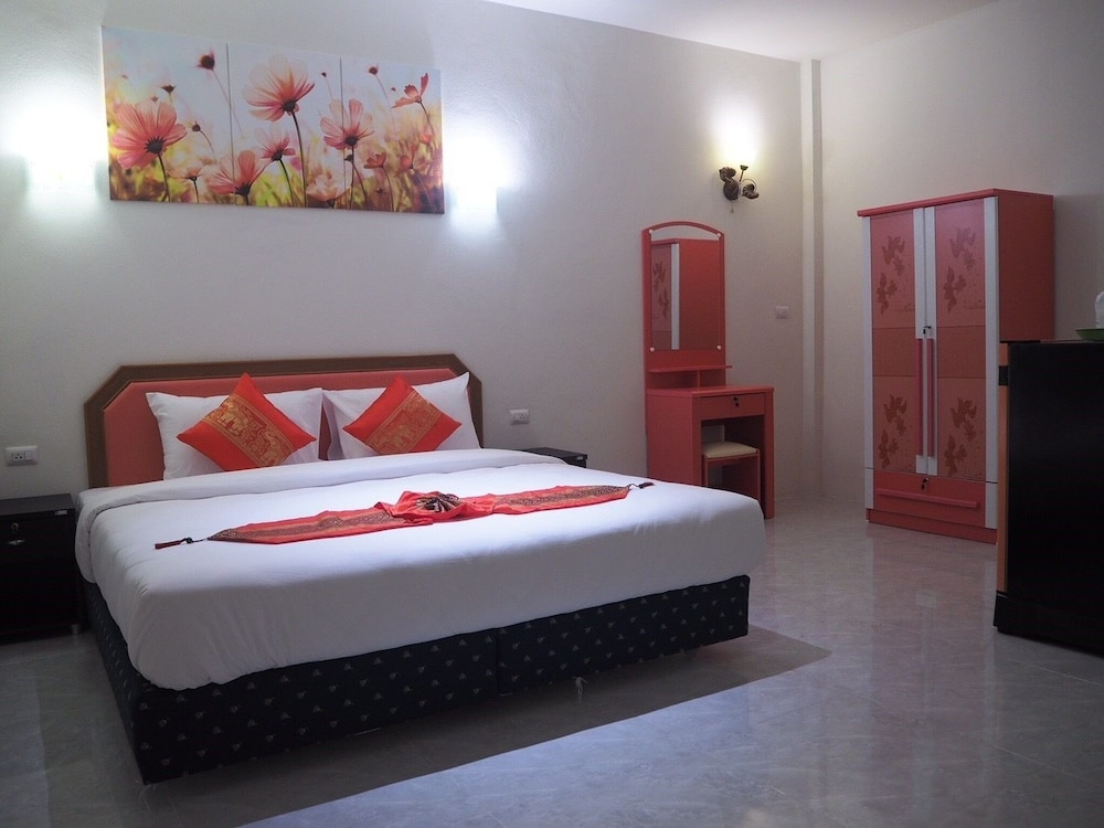 

Bari - Sa Khu - At Night Airport Resort