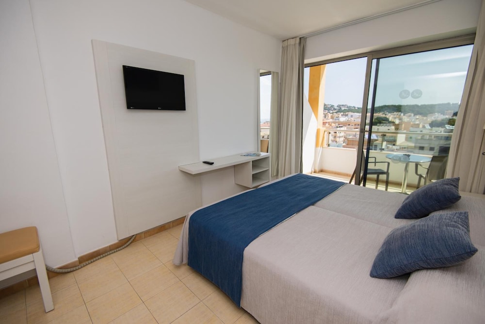 

Napoli - Capdepera - Hotel Bella Mar