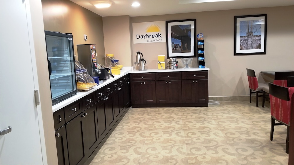 

Genova - Brooklyn (NY) - Days Inn By Wyndham Brooklyn Marine Park