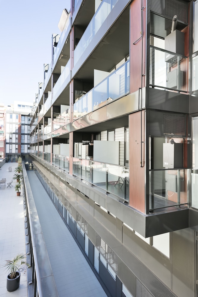 

Brindisi - Hospitalet de Llobregat - Aparthotel BCN Montjuic