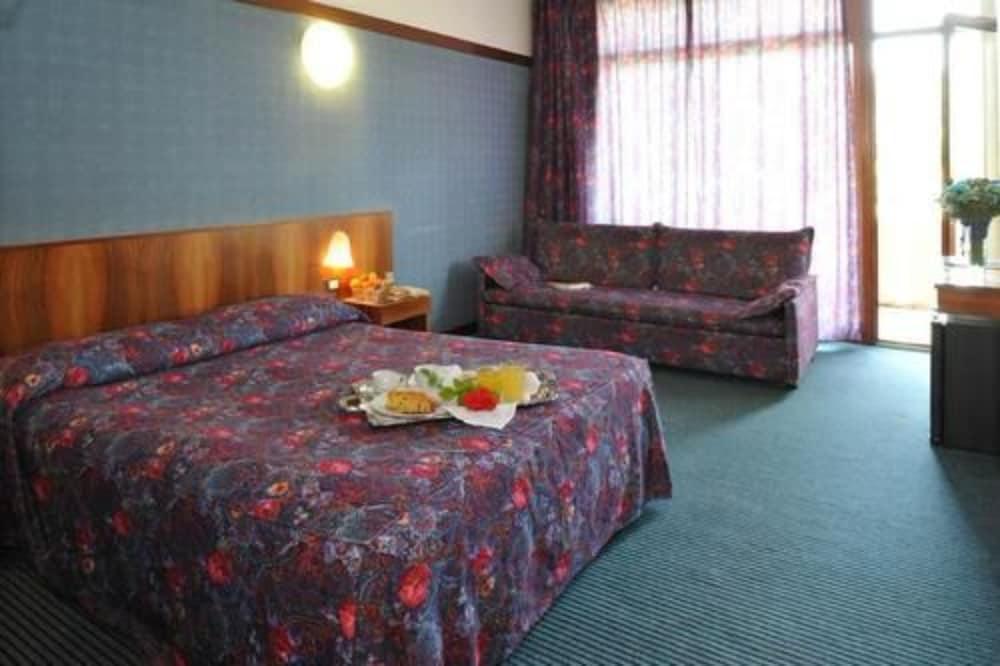 

Milano - Bardolino - Park Hotel Oasi