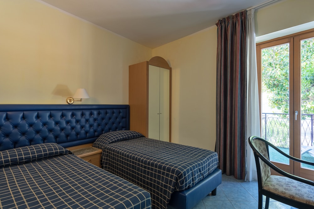 

Roma - Brenzone - Hotel Malcesine