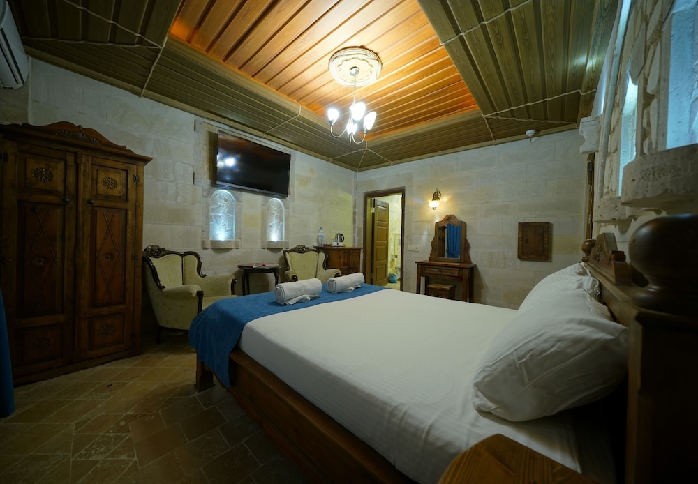 

Bologna - Avanos - ShoeString Stone House